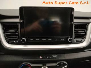 KIA Stonic usata, con Autoradio digitale
