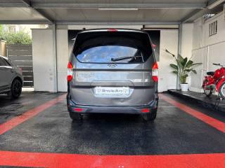 FORD Tourneo Courier usata, con Airbag testa
