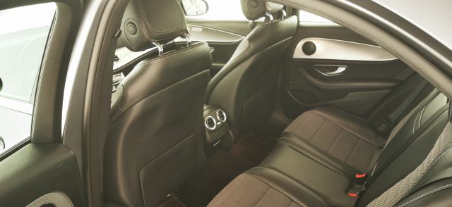 MERCEDES-BENZ E 220 usata, con Bracciolo
