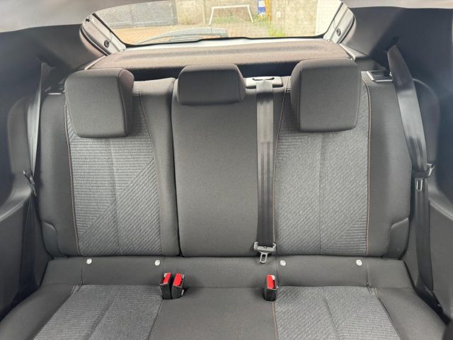 PEUGEOT 208 usata, con USB