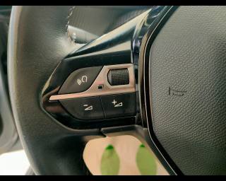 PEUGEOT 208 usata, con Sedile posteriore sdoppiato