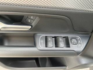 MERCEDES-BENZ GLA 180 usata, con Park Distance Control