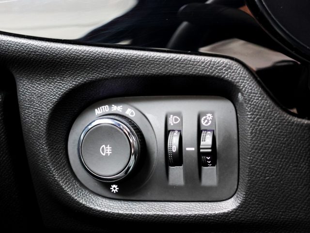 OPEL Corsa usata, con Controllo elettronico della corsia