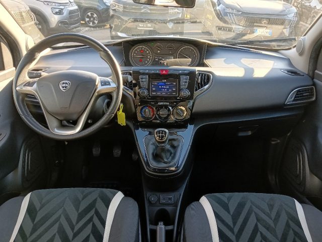 LANCIA Ypsilon usata, con Fendinebbia