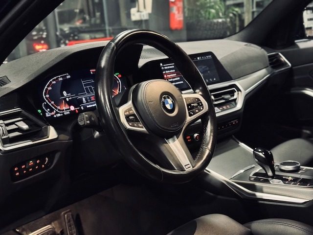 BMW 330 usata, con Autoradio