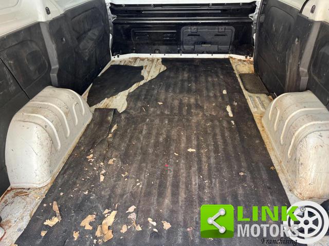 RENAULT Trafic usata, con Sensori di parcheggio posteriori