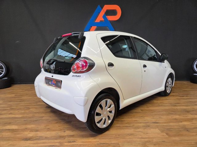 TOYOTA Aygo usata, con Autoradio