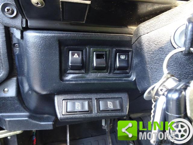 LAND ROVER Defender usata, con Luce d