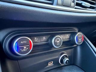 ALFA ROMEO Stelvio usata, con Sensore di luce
