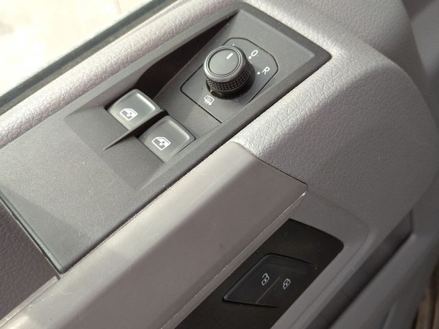 VOLKSWAGEN Crafter usata, con USB