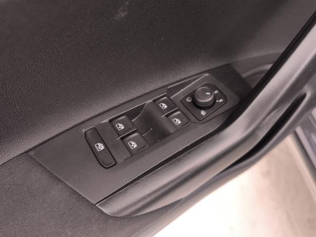 VOLKSWAGEN Taigo usata, con Luci diurne LED