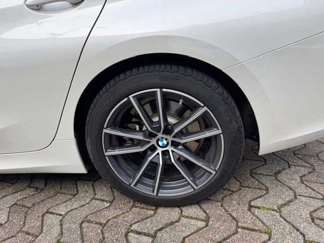 BMW 330 usata, con Autoradio