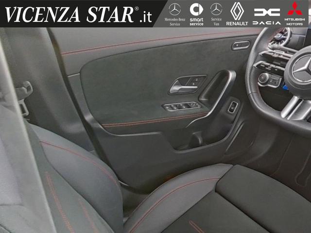 MERCEDES-BENZ CLA 200 usata, con Controllo automatico clima