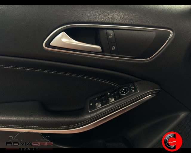 MERCEDES-BENZ GLA 180 usata, con Specchietti laterali elettrici