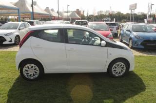 TOYOTA Aygo usata, con Sensore di luce