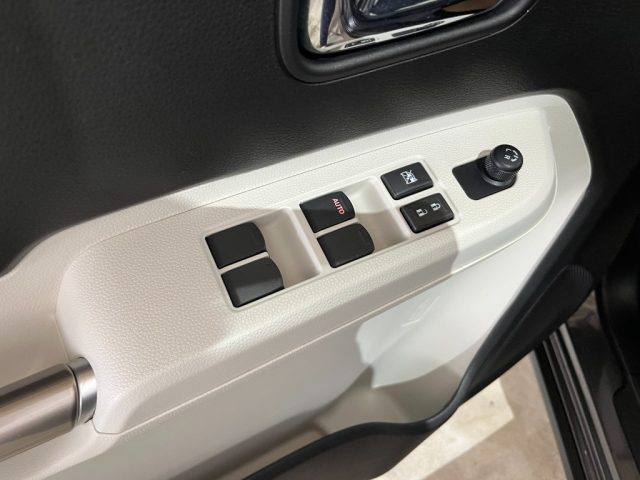 SUZUKI Ignis usata, con ESP