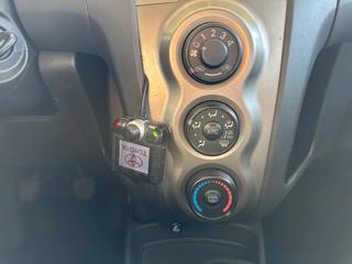 TOYOTA Yaris usata 27