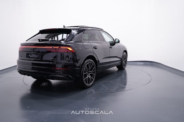 AUDI Q8 usata, con Autoradio