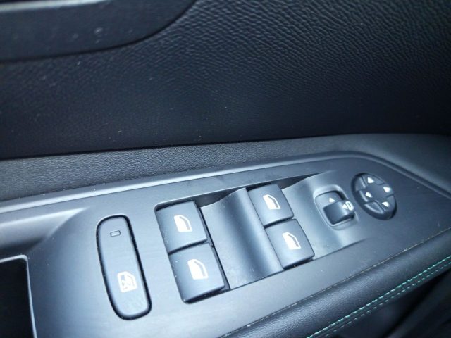 PEUGEOT 3008 usata, con Bracciolo