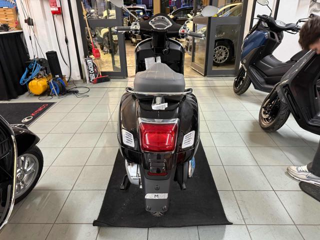 VESPA GTS 300 usata 8