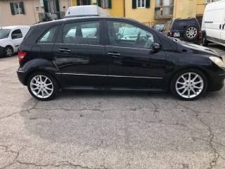 MERCEDES-BENZ B 180 usata, con Fendinebbia