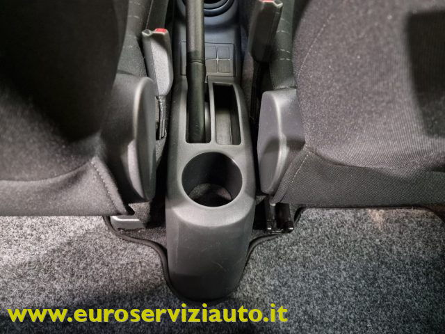 TOYOTA Yaris usata 21