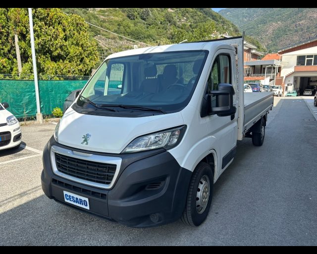 PEUGEOT Boxer usata, con Airbag