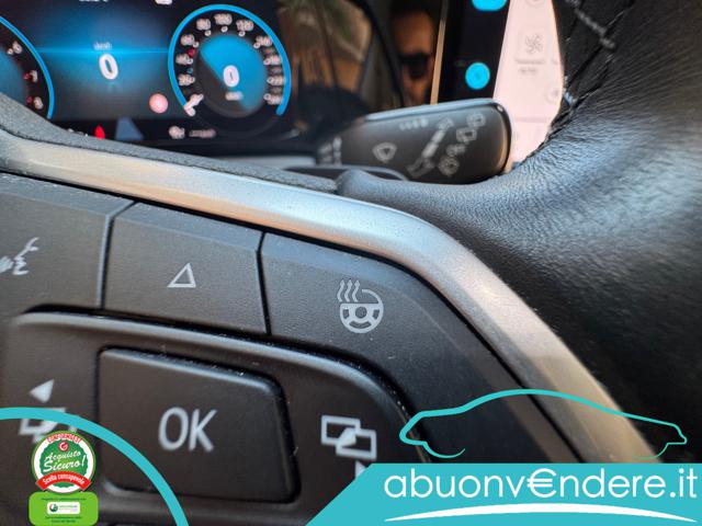 VOLKSWAGEN Golf usata, con USB