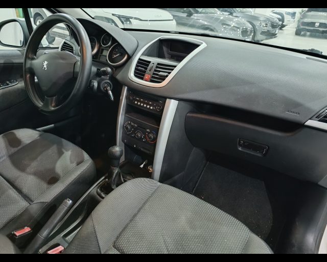 PEUGEOT 207 usata, con Autoradio