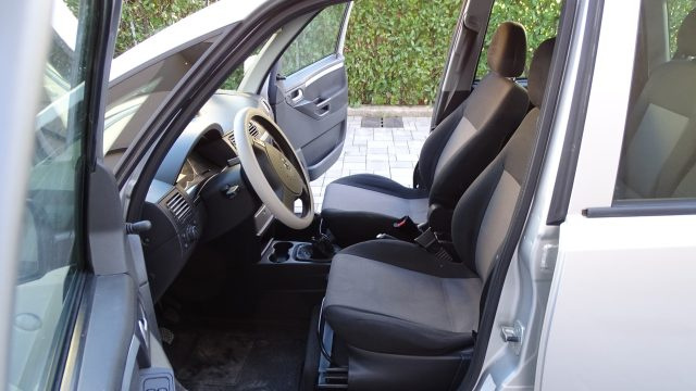OPEL Meriva usata, con Chiusura centralizzata telecomandata