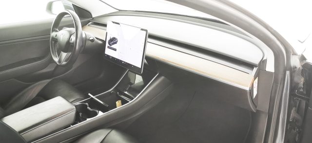 TESLA Model 3 usata, con Fari full-led