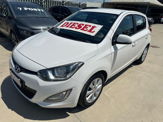 HYUNDAI i20 usata, con Airbag