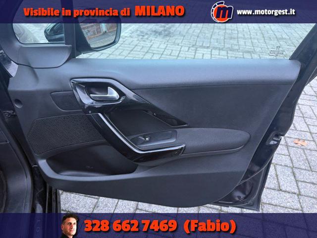 PEUGEOT 208 usata, con Sedile posteriore sdoppiato
