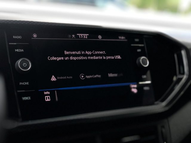 VOLKSWAGEN T-Cross usata, con Isofix