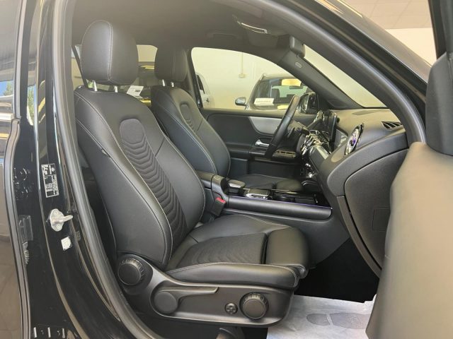 MERCEDES-BENZ GLB 200 usata, con Chiusura centralizzata