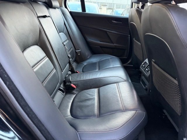 JAGUAR XE usata, con Controllo automatico clima