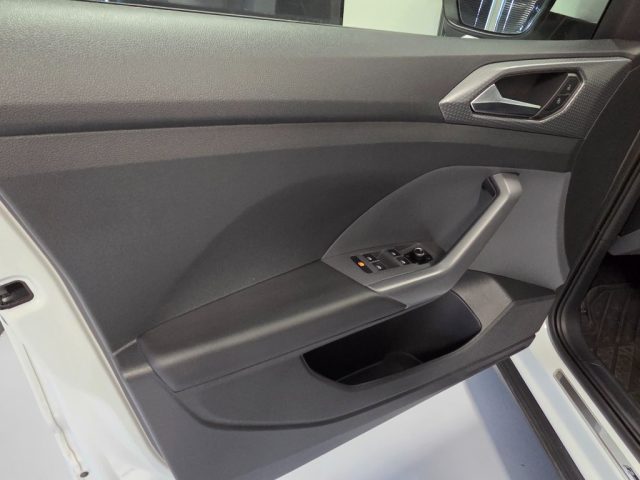 VOLKSWAGEN T-Cross usata, con Leve al volante