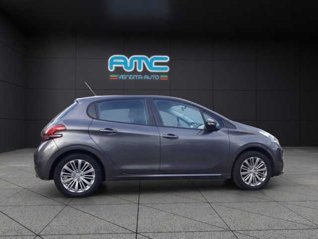 PEUGEOT 208 usata, con Boardcomputer