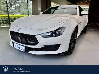 MASERATI Ghibli 330 CV Fragment Design Special Edition