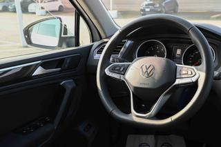 VOLKSWAGEN Tiguan usata, con USB