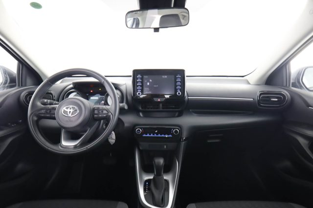 TOYOTA Yaris usata 9