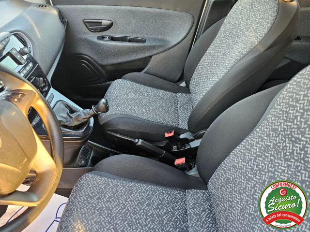 LANCIA Ypsilon usata, con ESP