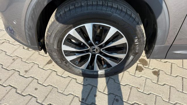 MERCEDES-BENZ GLB 180 usata, con Chiusura centralizzata