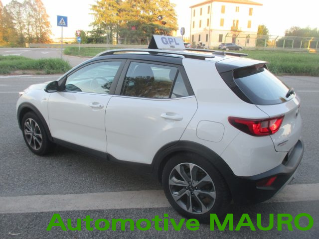 KIA Stonic usata, con Autoradio