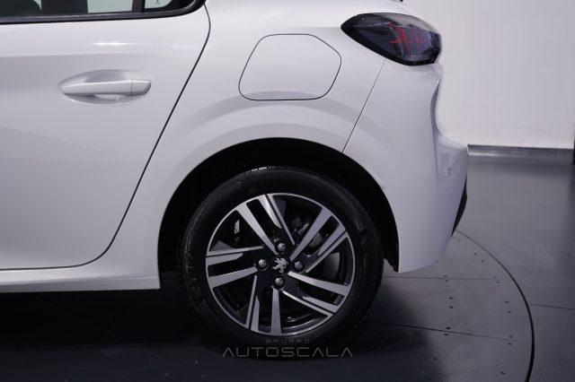 PEUGEOT 208 usata, con Airbag testa