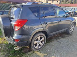 TOYOTA RAV 4 MY23 usata, con Alzacristalli elettrici