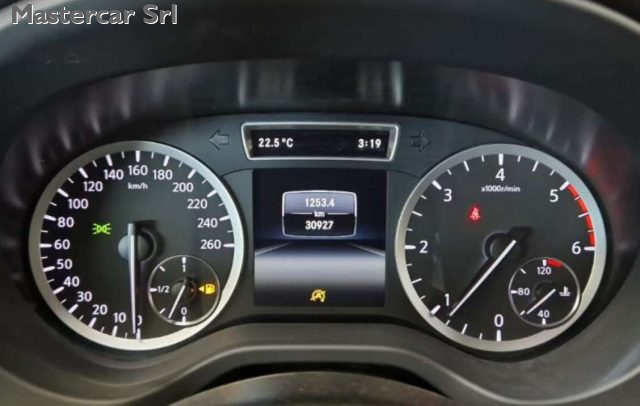 INFINITI Q30 usata, con Climatizzatore