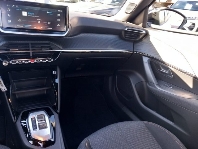 PEUGEOT 2008 usata, con Airbag testa