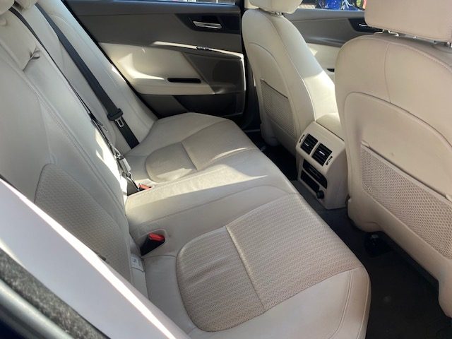 JAGUAR XE usata, con Climatizzatore