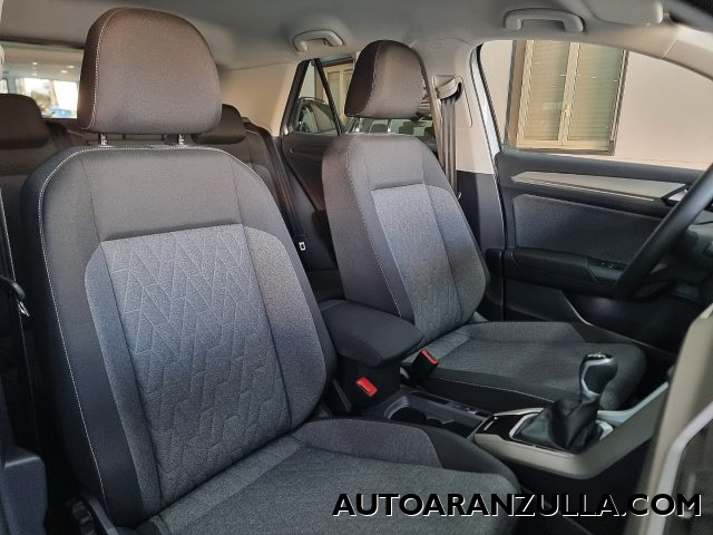 VOLKSWAGEN T-Roc usata, con USB